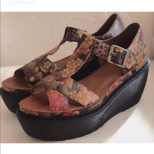 RARE**Dr.martens adaya floral Mary Jane Sandals**
